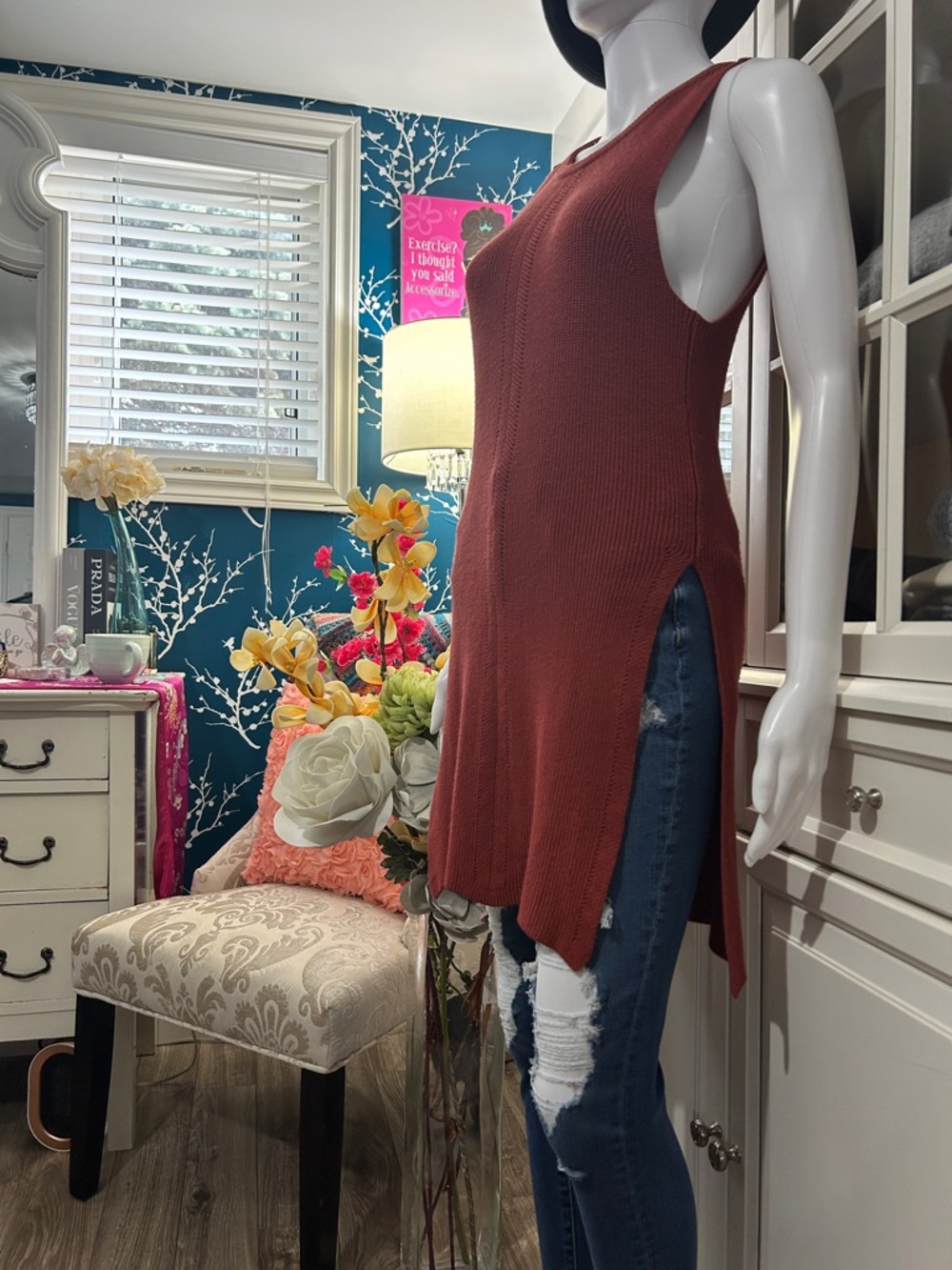 Dynamite Sleeveless Ribbed Tunic in Rust
♥️🛍️ - Picture 6 of 14